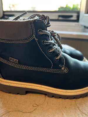 Fila kids winter boots size 27, blue