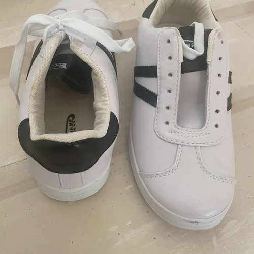 Extreme Women's Athletic Shoes New White with Black Details Size 39