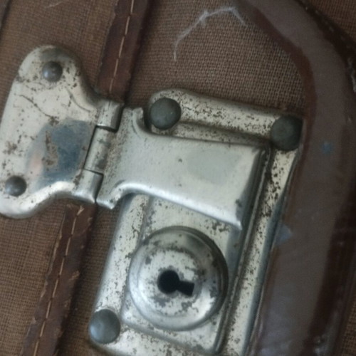 Antique suitcase 100 years old in very good condition