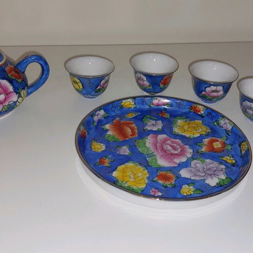 Vintage Japanese porcelain miniature saki tea set used