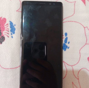 Samsung Galaxy Note 8 счупен