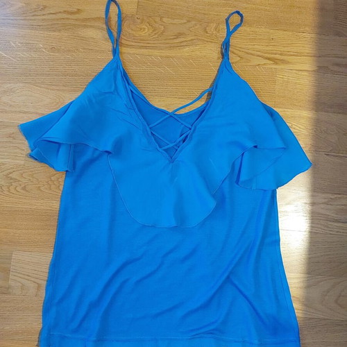 Zara summer women's top with ruffles on back, size S, like new