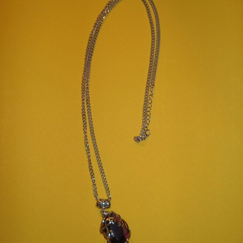 Necklace with stone like new