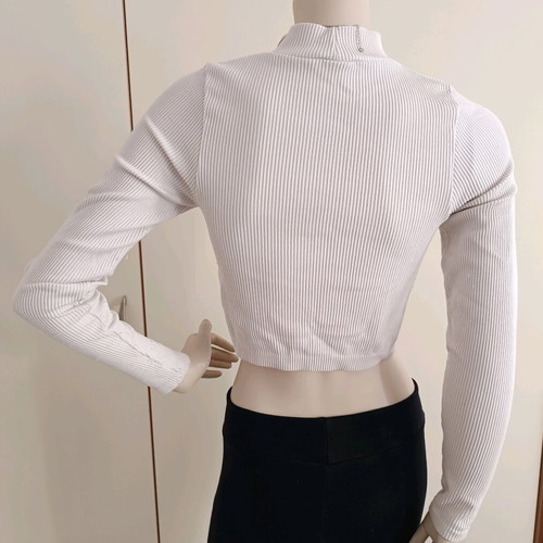 Stradivarius women's white crop top XS used