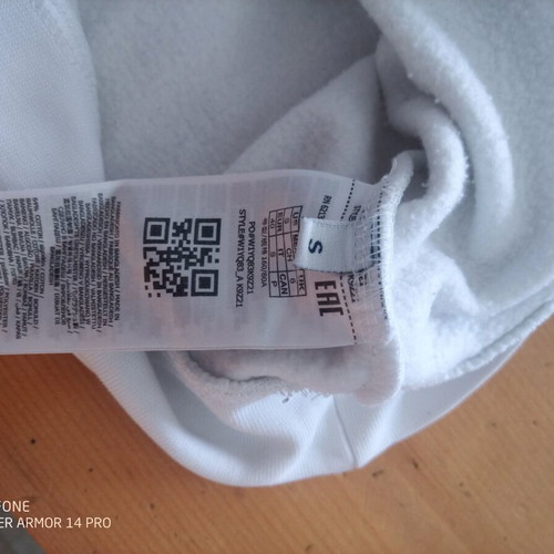 Guess women's sweatshirt size S like new, white
