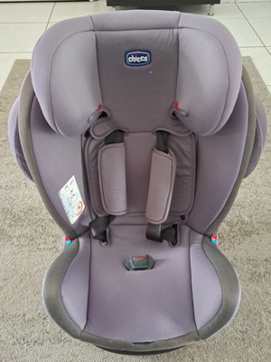 Παιδικό καρεκλάκι αυτοκινήτου Chicco μεταχειρισμένο με IsoFix