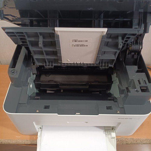 HP LaserJet Pro MFP 135A multifunction printer like new with toner 2K
