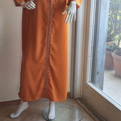 Kaftan vintage with hood and embroidery, like new