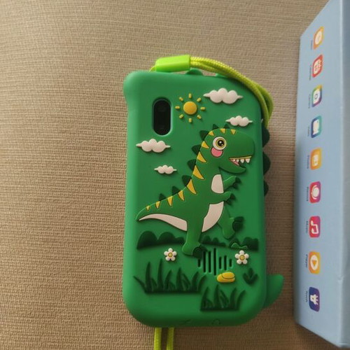 Children's mobile phone like new, green, camera up to 7.9 MPixel