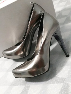 Sante pumps like new, silver, size 36, 10 cm heel