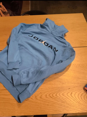 Jordan hoodie intact, like new, blue
