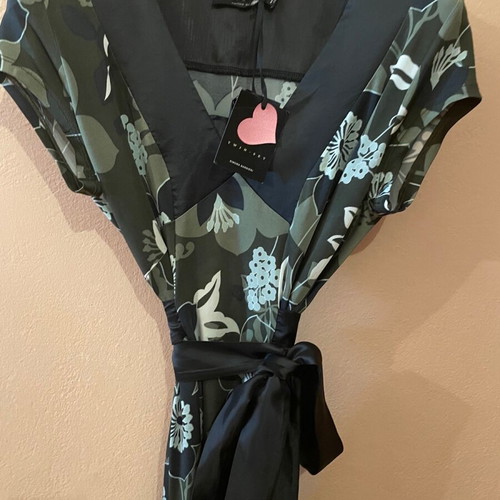 Twin-set dress with green, black and white shades