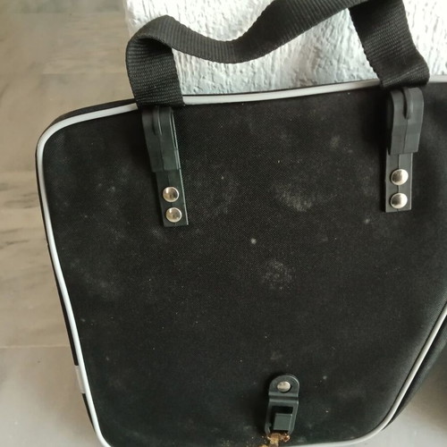 Bicycle accessory collection like new, 3 detachable bags