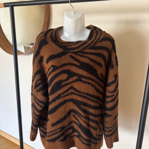 Namaste sweater size M like new, black and brown