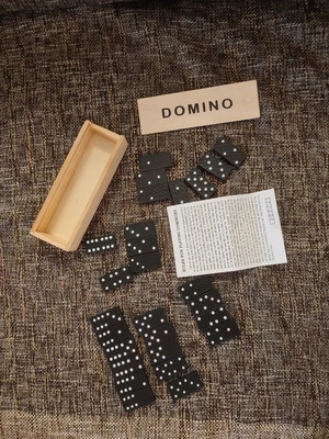 Vintage domino set used, 27 pieces with wooden case, missing 0-0