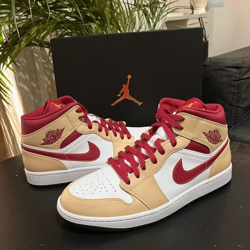 Air Jordan 1 Mid White Onyx/White/Cardinal Red/Light Curry new EU 44.5