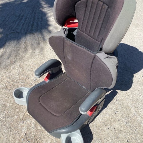 Graco children's car seat used with armrests and drink holders