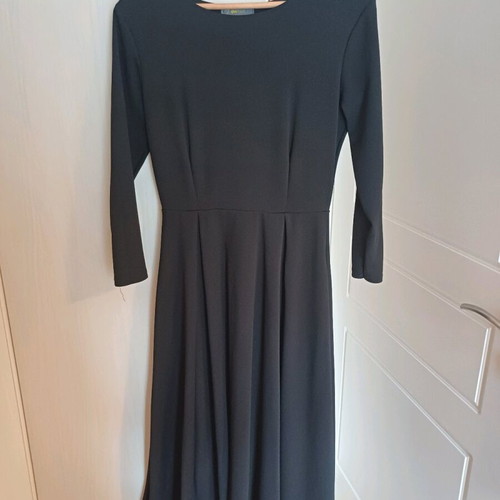 Wardrobe with 5 dresses, 3 skirts and Zic Zac coat like new