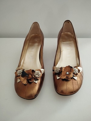 Hispanitas pumps size 36, like new, brown and gold