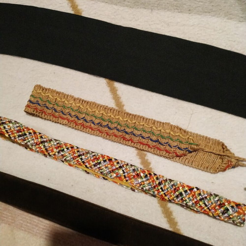 Set of four belts like new, elastic, velvet, and straw