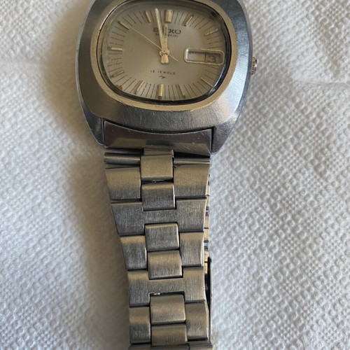 Seiko 7005-5000 vintage men's automatic wristwatch used, silver