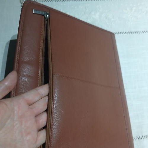 Leather A4 Folder Lavor like new with tablet and document pockets