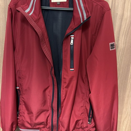 American Stars red windbreaker jacket size M, like new