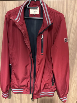 American Stars red windbreaker jacket size M, like new