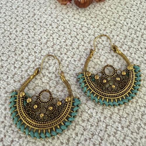 Jewelry set with 6 earrings and 1 necklace with stainless steel elephant element used, multicolor