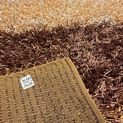 Rug 240cm x 160cm like new