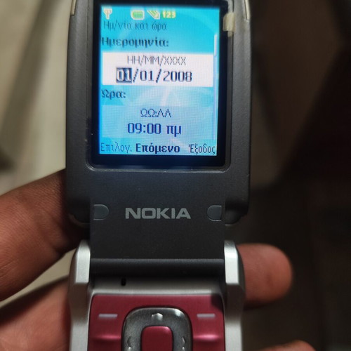 Nokia 2760 mobile phone like new, silver, charger included