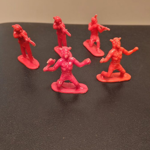 Indian toy soldiers set of 5 like new