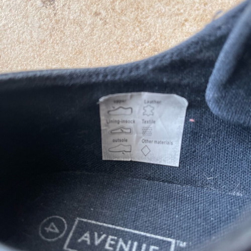Leather sneakers Avenue navy blue like new, size 37