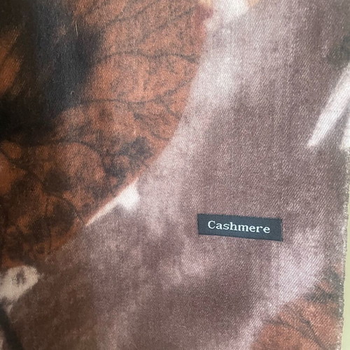 Scarf like new with beige shades