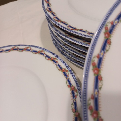 English Porcelain Dinner Plate Set like new, 8 pieces, 27 cm