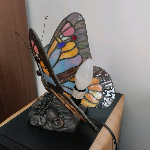 Handmade butterfly stained glass table lamp like new
