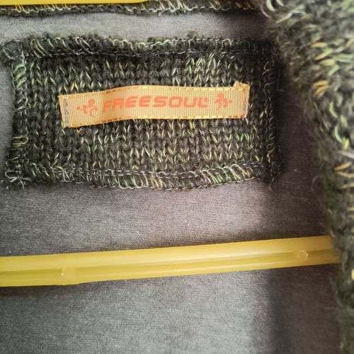 Freesoul winter cardigan size M like new, gray