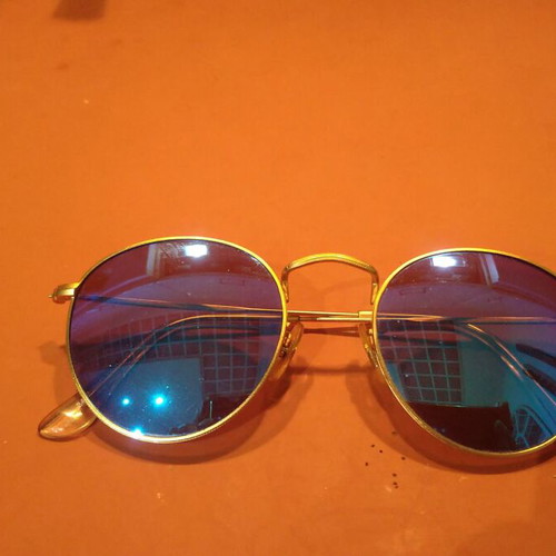 Mirror sunglasses in excellent condition polarised