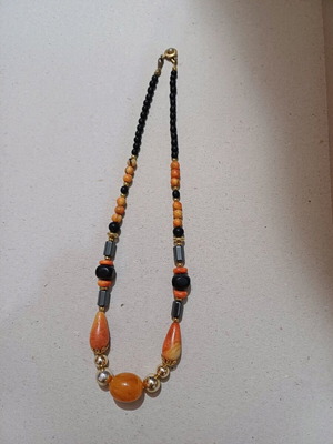 Necklace like new with beautiful stones