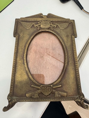 Bronze frame used with American eagle and 1917