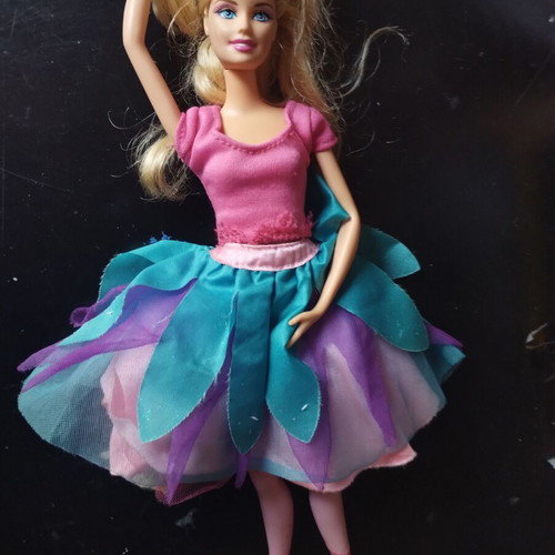 Barbie dolls pack of 6 like new