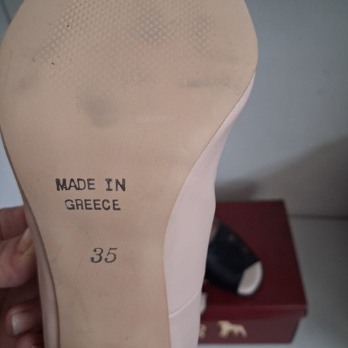 Pumps size 35 new