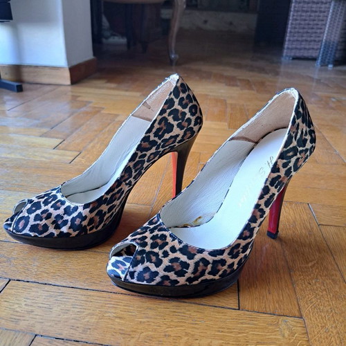 Leopard print pumps like new size 37