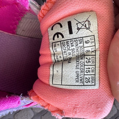 Schetsers kids shoes with lights like new, size 25 white pink