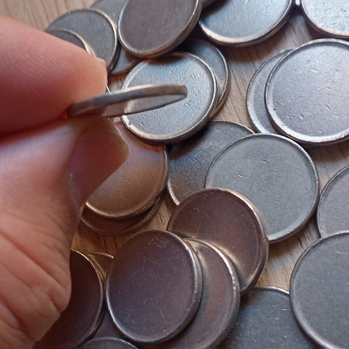 Unstruck coins like new, pack with empty disk