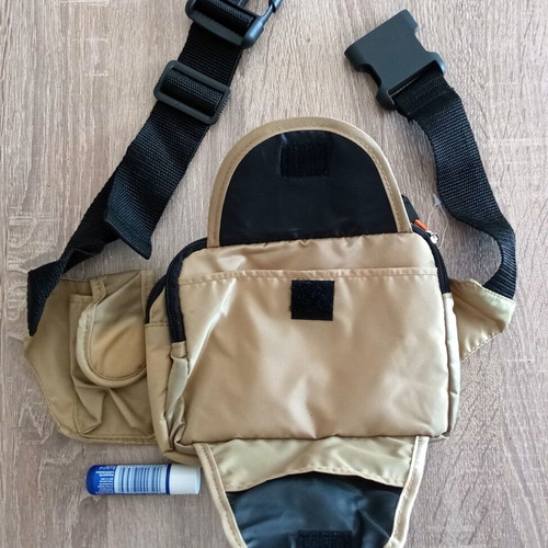 Waist bag green black like new