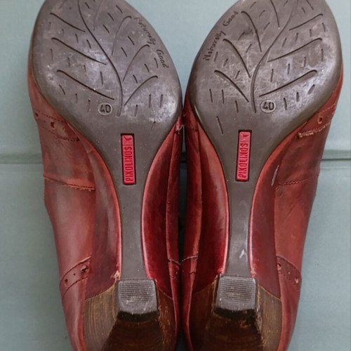 Pikolinos women's leather Mary Jane shoes like new, burgundy brogue