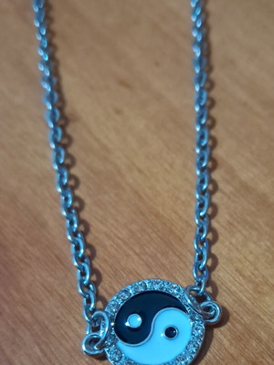 Stainless steel Ying Yang necklace like new, black and white