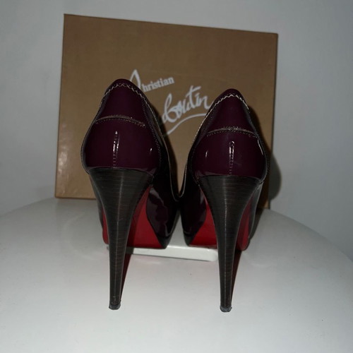 Παπούτσια Christian Louboutin γόβες μεταχειρισμένες, μέγεθος 38,5, μωβ