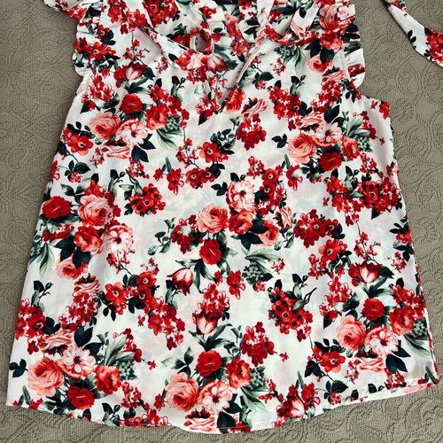Paranoia floral women's blouse new, size small, white and red